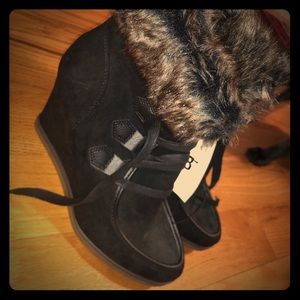 SIZE 8 BLACK/JADEN heel booties